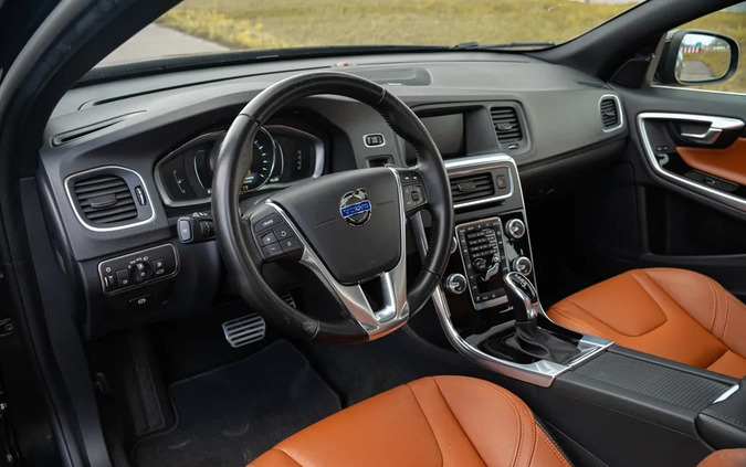 Volvo S60 cena 77800 przebieg: 112000, rok produkcji 2016 z Kutno małe 352